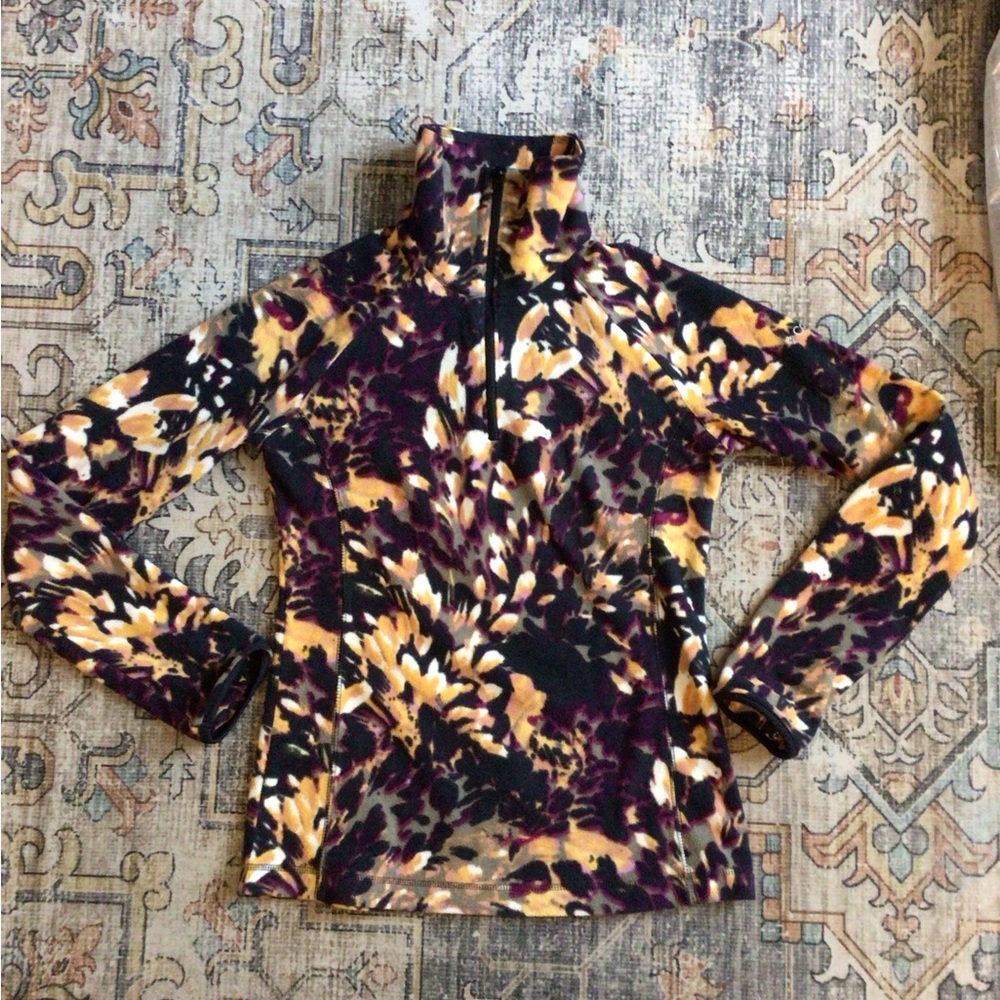 *BUNDLE FOUR $5 for $15 * Columbia Abstrct Floral Pattern pullover
